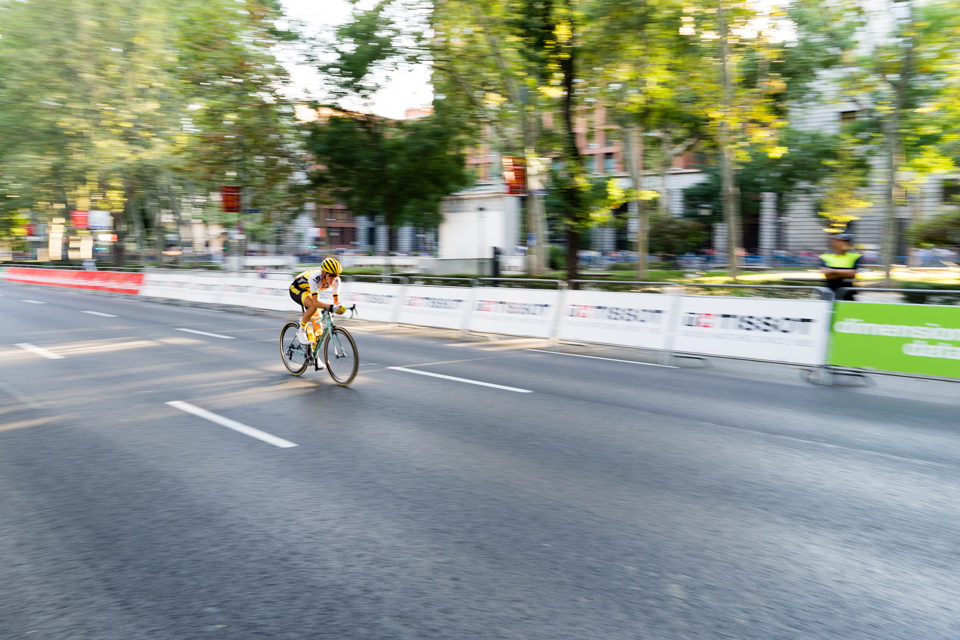 Koen Bouwman (LottoNL - Jumbo) trying to find a connection with the fugitives from the peloton.